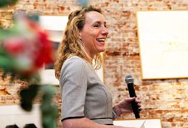 DayOne advocaat Edith Groenewegen houdt openingsspeech in het kader van MKB-bijeenkomst Internationale Vrouwendag